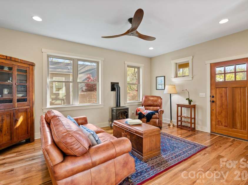 429 Pearson Drive, Asheville, NC 28801.  MLS# CAR4364411, YatesRealty ID 10433. 
