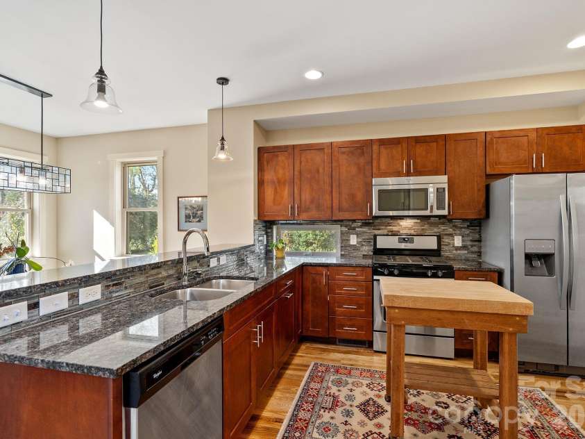 429 Pearson Drive, Asheville, NC 28801.  MLS# CAR4364411, YatesRealty ID 10433. 