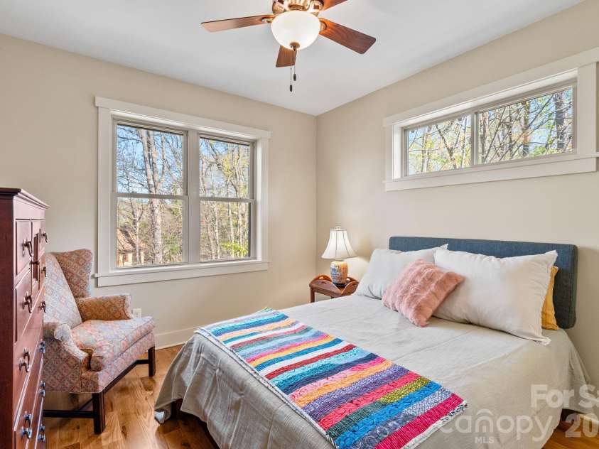 429 Pearson Drive, Asheville, NC 28801.  MLS# CAR4364411, YatesRealty ID 10433. 