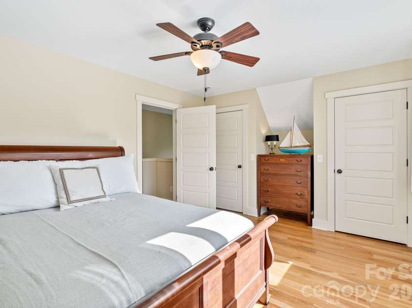 429 Pearson Drive, Asheville, NC 28801.  MLS# CAR4364411, YatesRealty ID 10433. 