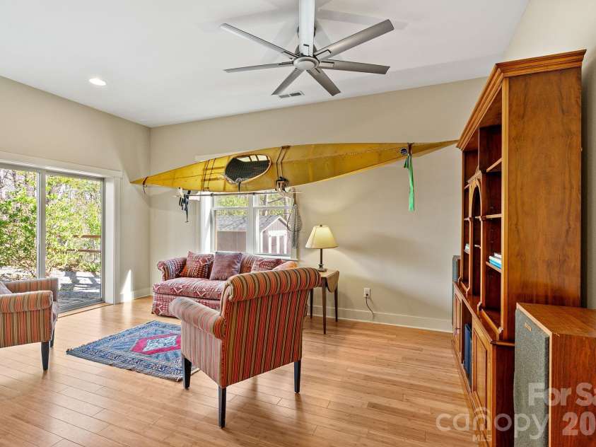 429 Pearson Drive, Asheville, NC 28801.  MLS# CAR4364411, YatesRealty ID 10433. 