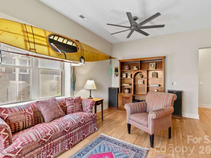 429 Pearson Drive, Asheville, NC 28801.  MLS# CAR4364411, YatesRealty ID 10433. 