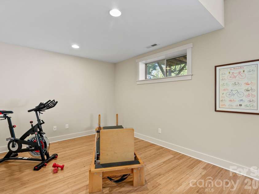 429 Pearson Drive, Asheville, NC 28801.  MLS# CAR4364411, YatesRealty ID 10433. 