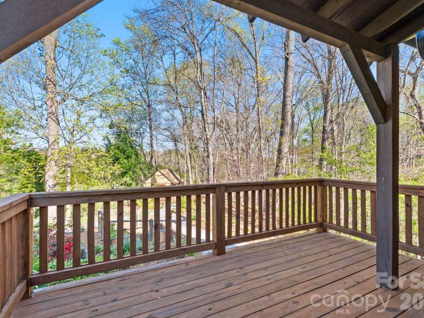 429 Pearson Drive, Asheville, NC 28801.  MLS# CAR4364411, YatesRealty ID 10433. 