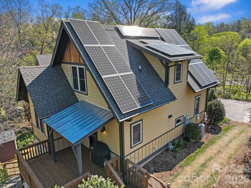 429 Pearson Drive, Asheville, NC 28801.  MLS# CAR4364411, YatesRealty ID 10433. 