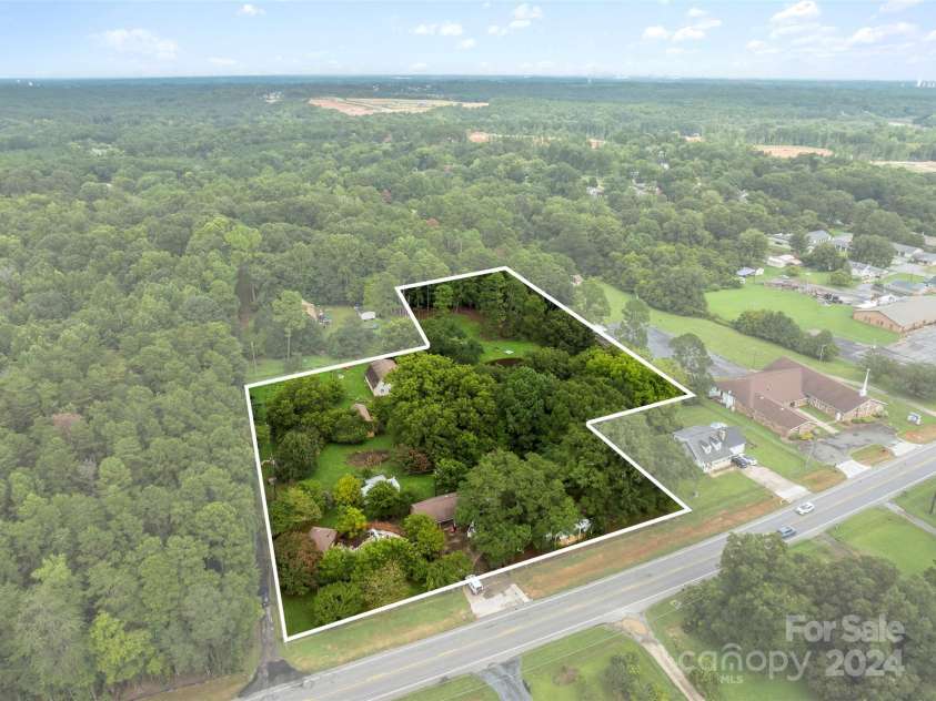 4539 New Hope Road, Gastonia, NC 28056.  MLS# CAR4173520, YatesRealty ID 10433. 