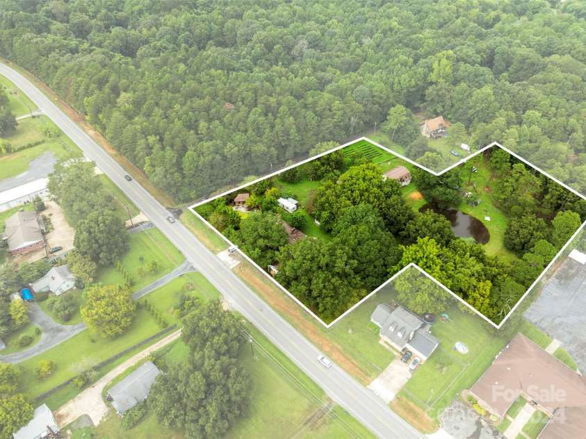 4539 New Hope Road, Gastonia, NC 28056.  MLS# CAR4173520, YatesRealty ID 10433. 