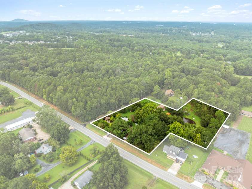 4539 New Hope Road, Gastonia, NC 28056.  MLS# CAR4173520, YatesRealty ID 10433. 