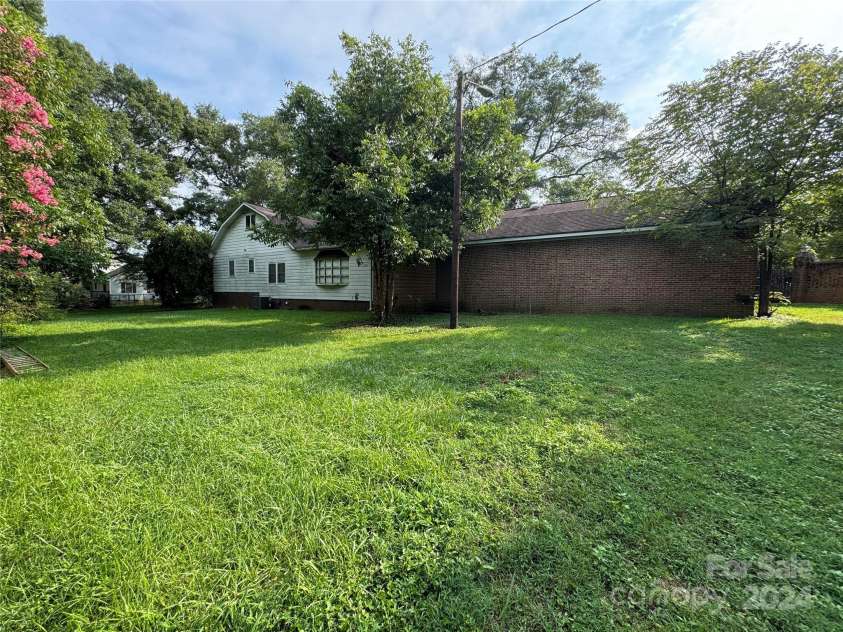 4539 New Hope Road, Gastonia, NC 28056.  MLS# CAR4173520, YatesRealty ID 10433. 