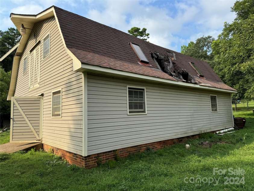 4539 New Hope Road, Gastonia, NC 28056.  MLS# CAR4173520, YatesRealty ID 10433. 