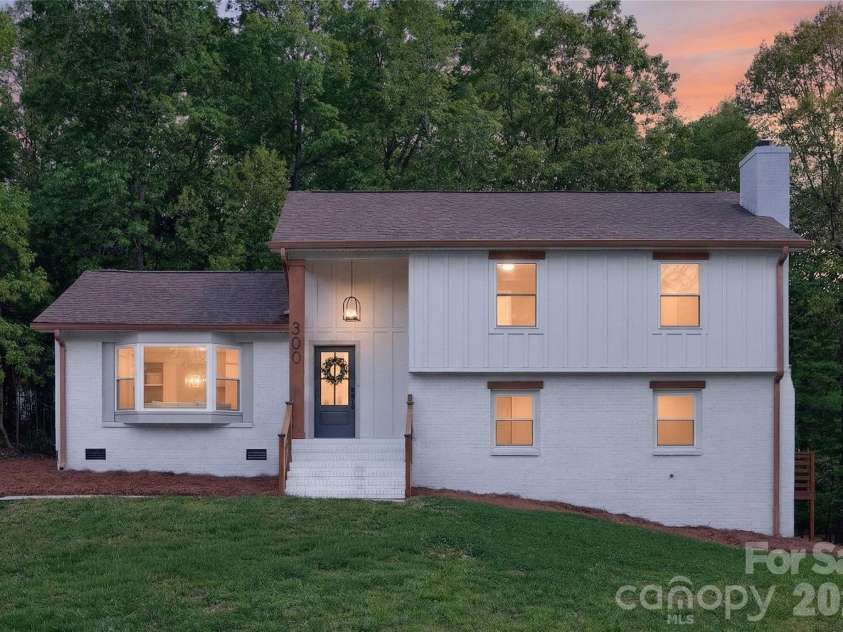300 Dollar Circle, Charlotte, NC 28270.  MLS# CAR4367558, YatesRealty ID 10434. 