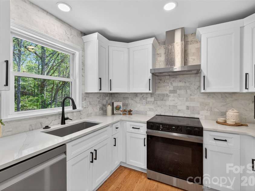 300 Dollar Circle, Charlotte, NC 28270.  MLS# CAR4367558, YatesRealty ID 10434. 