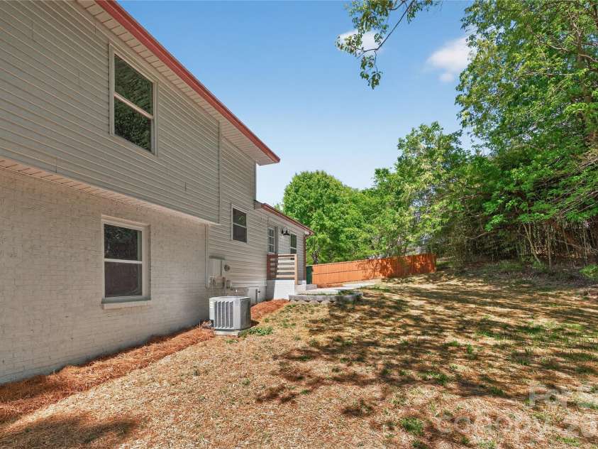 300 Dollar Circle, Charlotte, NC 28270.  MLS# CAR4367558, YatesRealty ID 10434. 