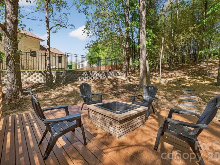 300 Dollar Circle, Charlotte, NC 28270.  MLS# CAR4367558, YatesRealty ID 10434. 