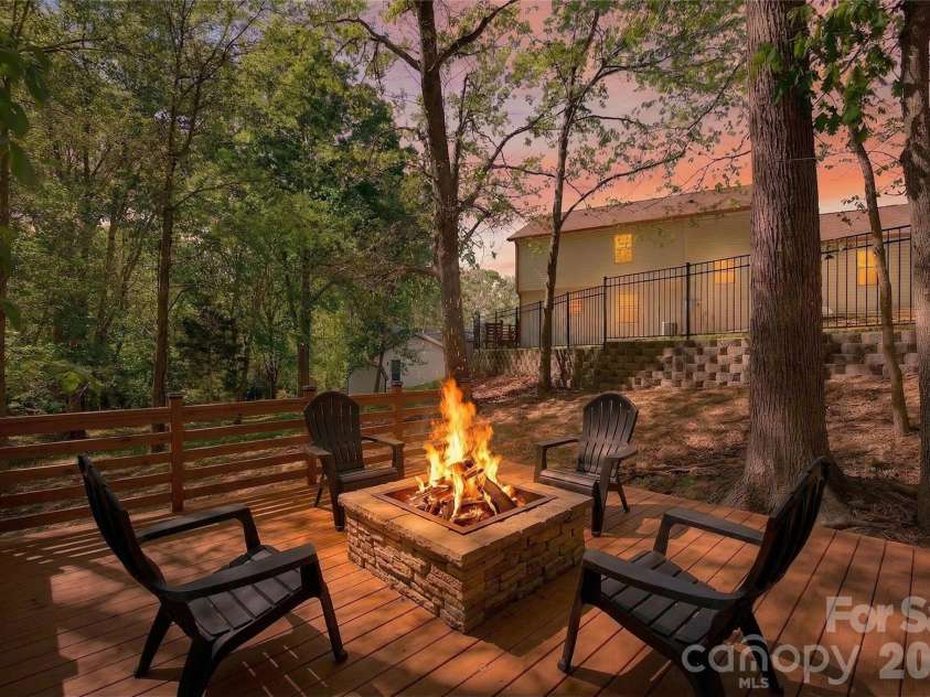300 Dollar Circle, Charlotte, NC 28270.  MLS# CAR4367558, YatesRealty ID 10434. 