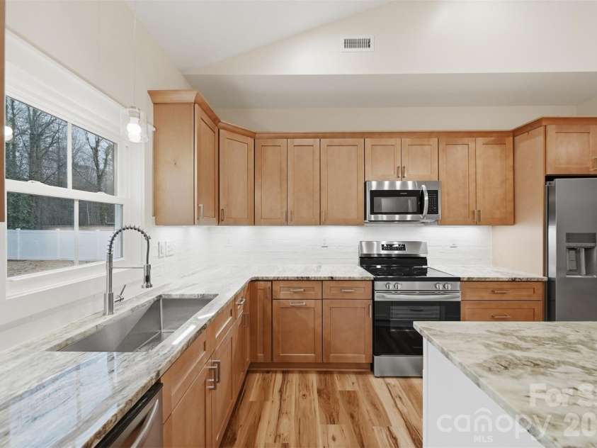 326 Pine Street, Maiden, NC 28650.  MLS# CAR4352170, YatesRealty ID 10436. 