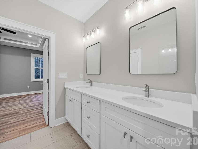 326 Pine Street, Maiden, NC 28650.  MLS# CAR4352170, YatesRealty ID 10436. 