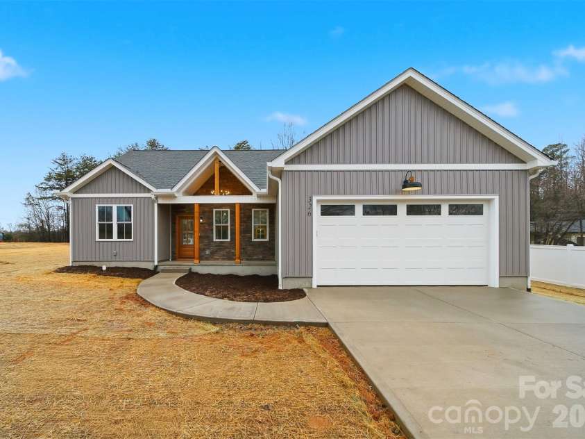 326 Pine Street, Maiden, NC 28650.  MLS# CAR4352170, YatesRealty ID 10436. 
