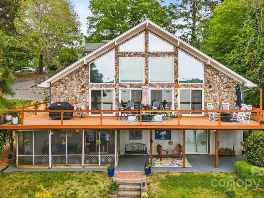 1095 Palmyra Drive, Tega Cay, SC 29708.  MLS# CAR4239770, YatesRealty ID 10437. 
