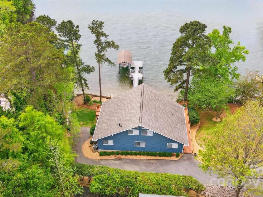 1095 Palmyra Drive, Tega Cay, SC 29708.  MLS# CAR4239770, YatesRealty ID 10437. 