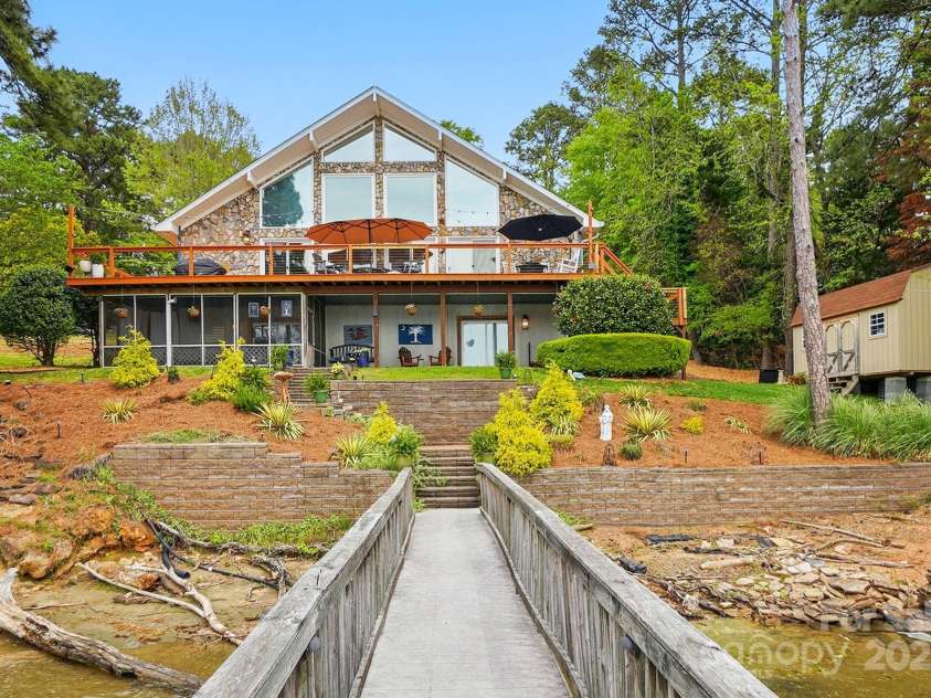 1095 Palmyra Drive, Tega Cay, SC 29708.  MLS# CAR4239770, YatesRealty ID 10437. 