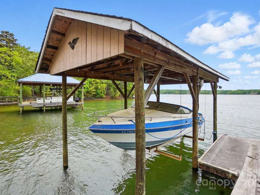 1095 Palmyra Drive, Tega Cay, SC 29708.  MLS# CAR4239770, YatesRealty ID 10437. 