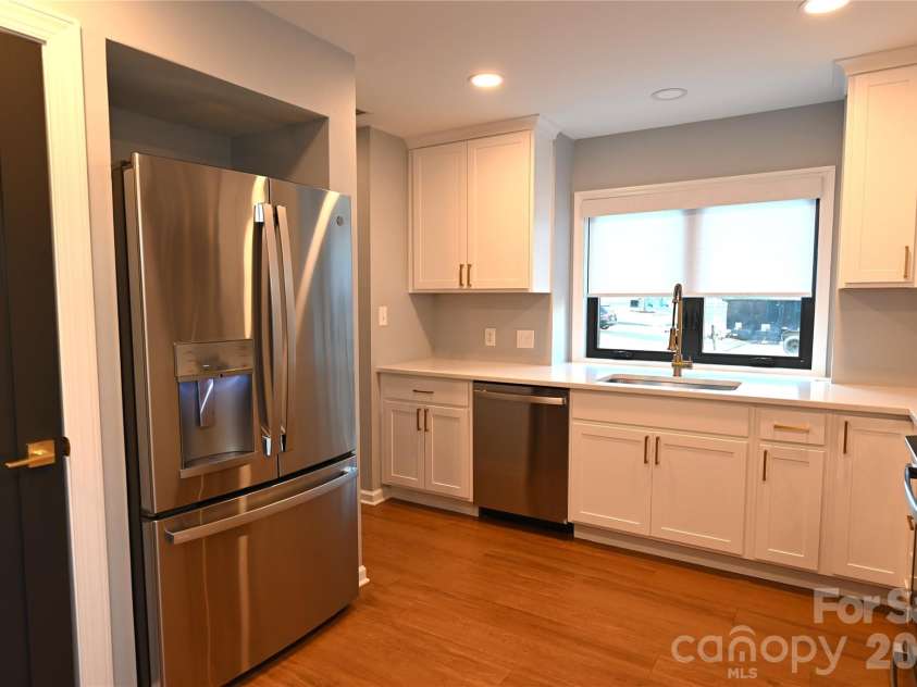 3761 Rock Bridge Drive, Conover, NC 28613.  MLS# CAR4346572, YatesRealty ID 10437. 