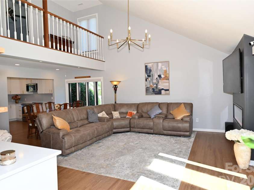 3761 Rock Bridge Drive, Conover, NC 28613.  MLS# CAR4346572, YatesRealty ID 10437. 