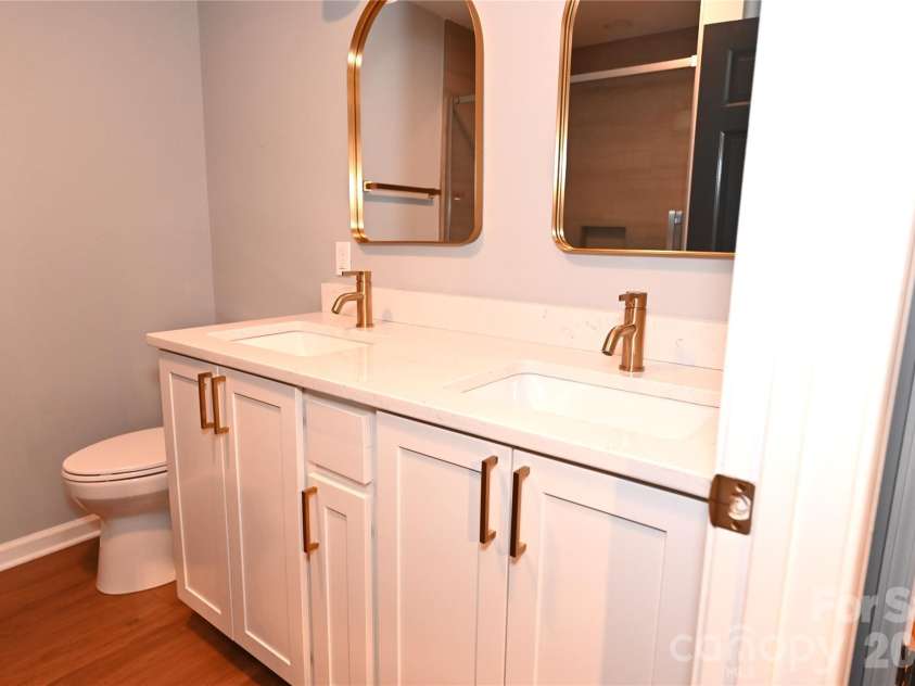 3761 Rock Bridge Drive, Conover, NC 28613.  MLS# CAR4346572, YatesRealty ID 10437. Primary dual vanity