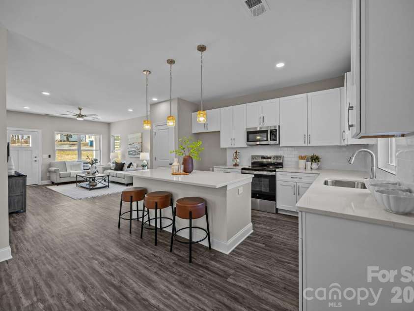 1813 Shuford Road, Lincolnton, NC 28092.  MLS# CAR4331707, YatesRealty ID 10438. KITCHEN