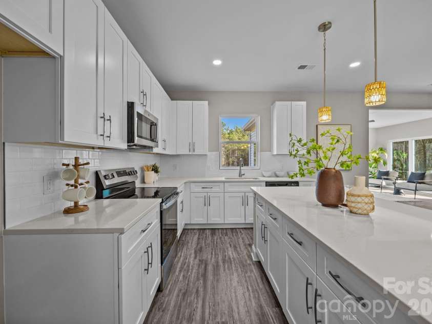 1813 Shuford Road, Lincolnton, NC 28092.  MLS# CAR4331707, YatesRealty ID 10438. KITCHEN