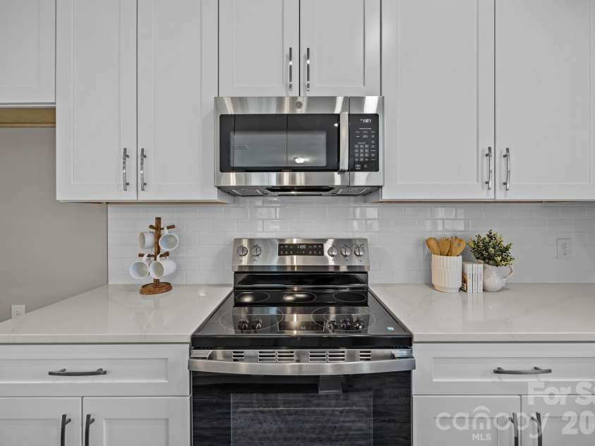 1813 Shuford Road, Lincolnton, NC 28092.  MLS# CAR4331707, YatesRealty ID 10438. KITCHEN