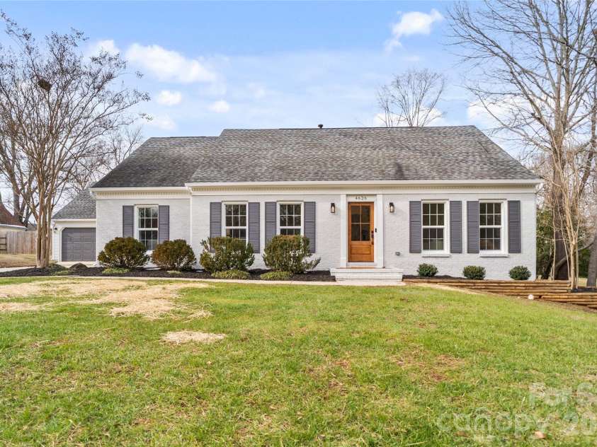 4626 Annerly Court, Charlotte, NC 28226.  MLS# CAR4341426, YatesRealty ID 10438. 