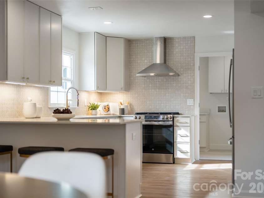 4626 Annerly Court, Charlotte, NC 28226.  MLS# CAR4341426, YatesRealty ID 10438. 