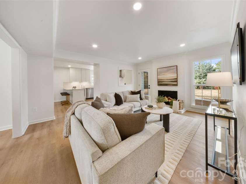 4626 Annerly Court, Charlotte, NC 28226.  MLS# CAR4341426, YatesRealty ID 10438. 