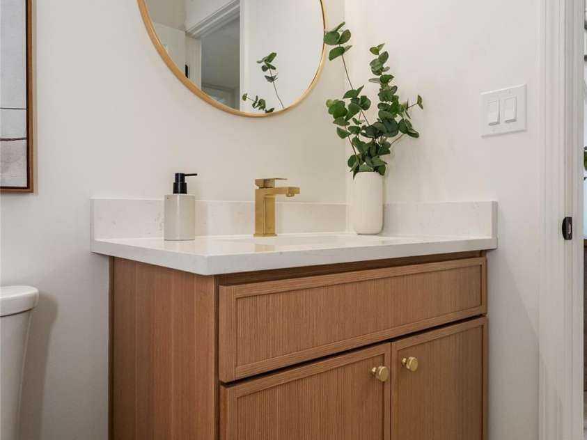 4626 Annerly Court, Charlotte, NC 28226.  MLS# CAR4341426, YatesRealty ID 10438. Half bath 