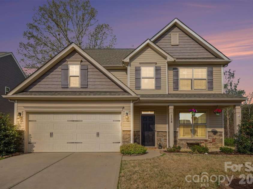 128 Lantern Acres Drive, Mooresville, NC 28115.  MLS# CAR4360318, YatesRealty ID 10439. 
