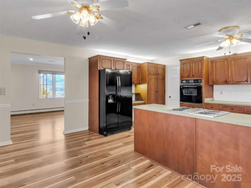 930 Scenic Circle, Waynesville, NC 28786.  MLS# CAR4314284, YatesRealty ID 1044. 