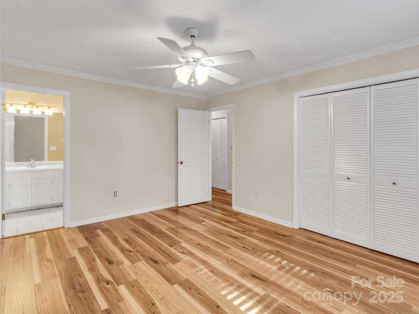 930 Scenic Circle, Waynesville, NC 28786.  MLS# CAR4314284, YatesRealty ID 1044. 