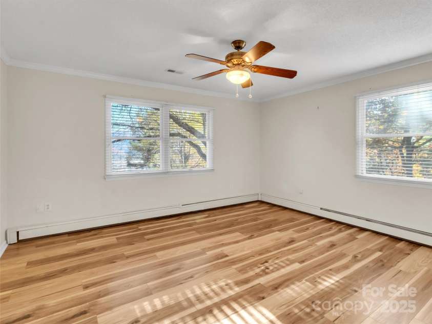 930 Scenic Circle, Waynesville, NC 28786.  MLS# CAR4314284, YatesRealty ID 1044. 