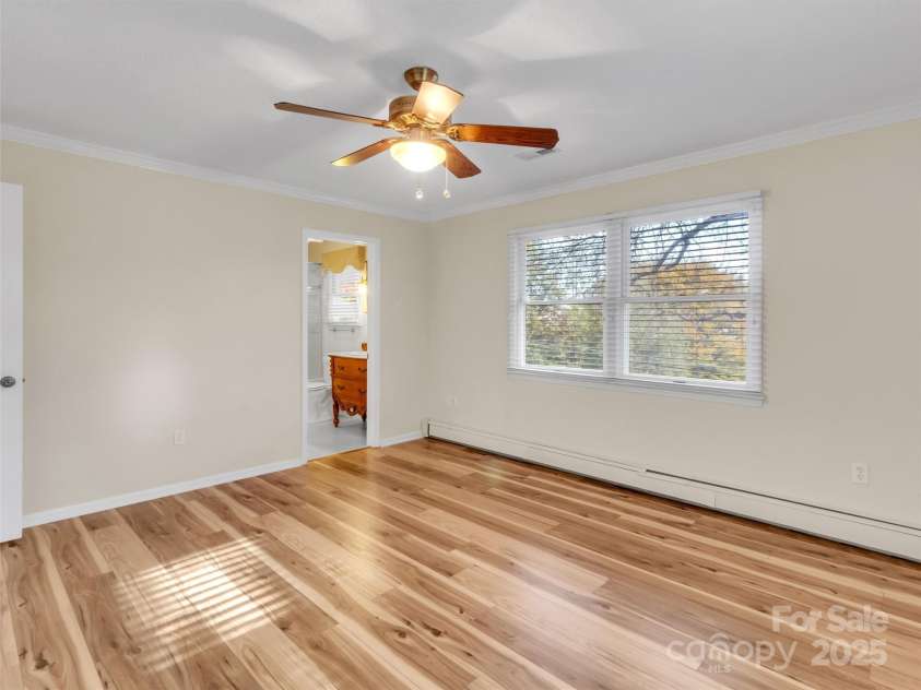 930 Scenic Circle, Waynesville, NC 28786.  MLS# CAR4314284, YatesRealty ID 1044. 