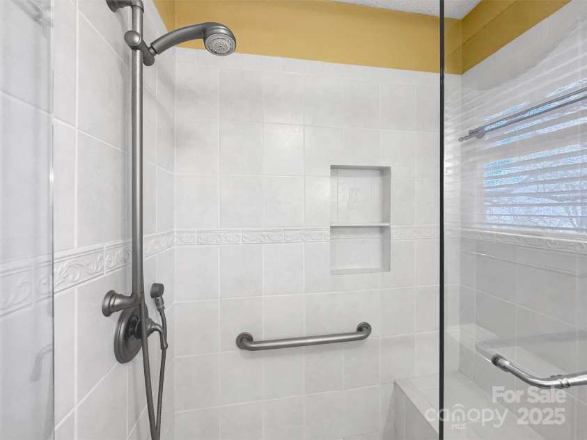 930 Scenic Circle, Waynesville, NC 28786.  MLS# CAR4314284, YatesRealty ID 1044. 