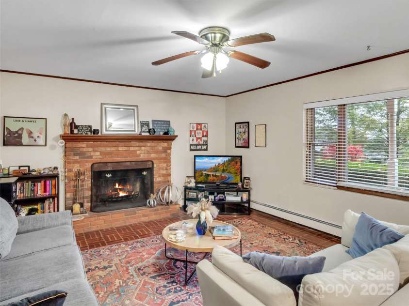 930 Scenic Circle, Waynesville, NC 28786.  MLS# CAR4314284, YatesRealty ID 1044. 