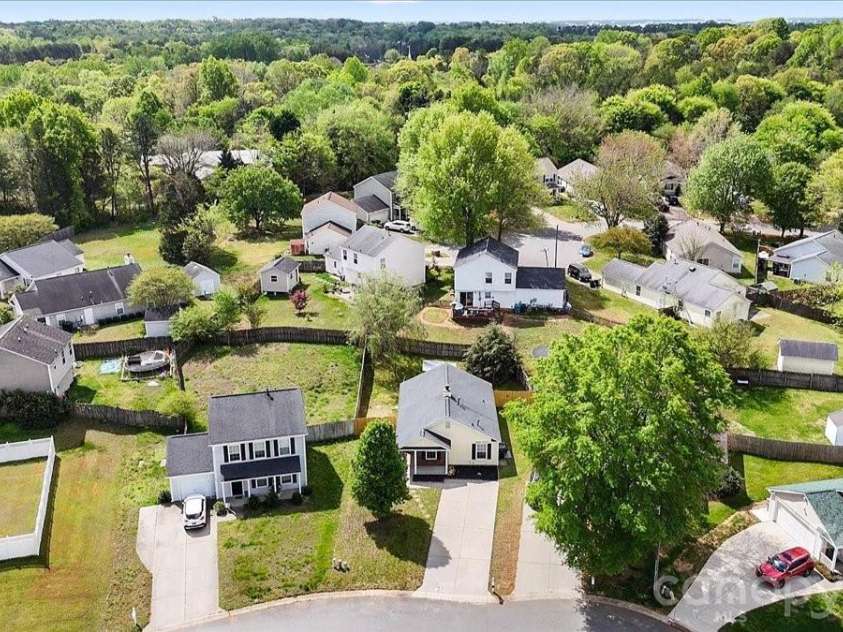 1129 Southern Chase Court, Concord, NC 28025.  MLS# CAR4366263, YatesRealty ID 10440. 
