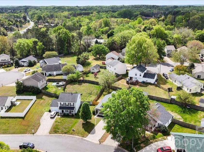 1129 Southern Chase Court, Concord, NC 28025.  MLS# CAR4366263, YatesRealty ID 10440. 