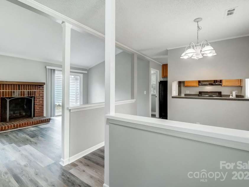 1212 Robinhood Circle, Charlotte, NC 28227.  MLS# CAR4242145, YatesRealty ID 10440. 