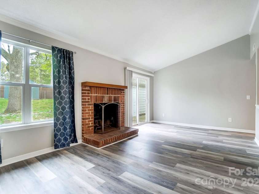 1212 Robinhood Circle, Charlotte, NC 28227.  MLS# CAR4242145, YatesRealty ID 10440. 