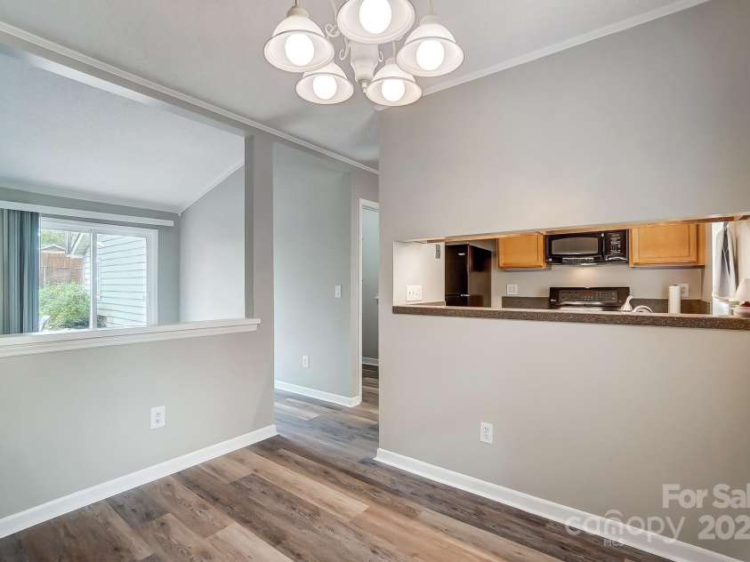 1212 Robinhood Circle, Charlotte, NC 28227.  MLS# CAR4242145, YatesRealty ID 10440. 