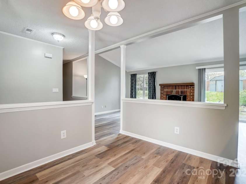 1212 Robinhood Circle, Charlotte, NC 28227.  MLS# CAR4242145, YatesRealty ID 10440. 