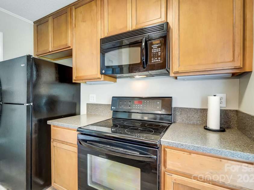 1212 Robinhood Circle, Charlotte, NC 28227.  MLS# CAR4242145, YatesRealty ID 10440. 